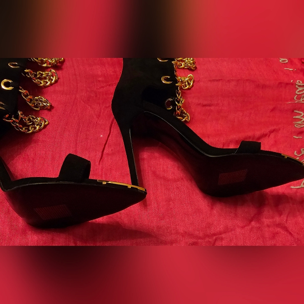 ARAGON BLACK CHAINED KNEE HIGH HEEL - Picture 5 of 6